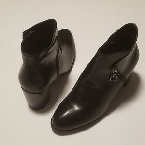 Ashley Stewart black 8w boots